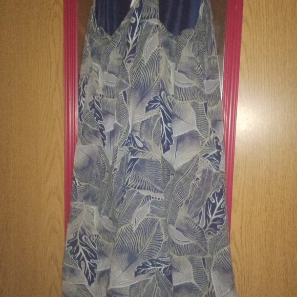 XS Roxy Dress - Picture 2 of 3